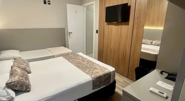 Трёхместный номер Standard Hotel Lorimar