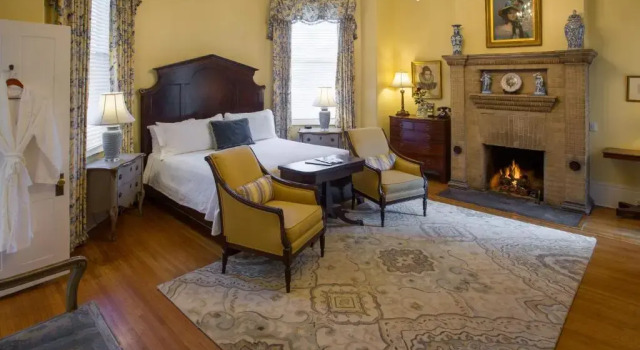 Двухместный номер Superior The Gastonian, Historic Inns of Savannah Collection