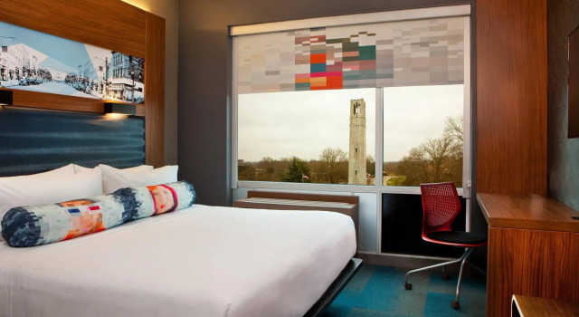 Двухместный номер Standard Aloft by Marriott Raleigh
