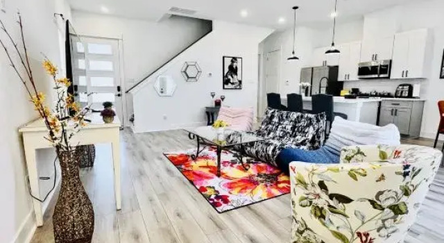 Modern getaway near downtown and airport, Забронировать Отель Бизнес-отели Хьюстона, 4* 5*