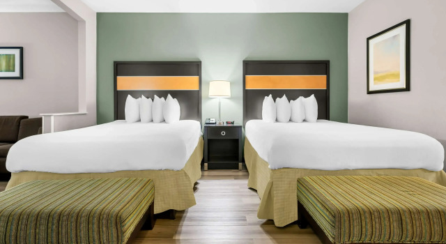 Четырёхместный номер Standard Best Western Executive Suites