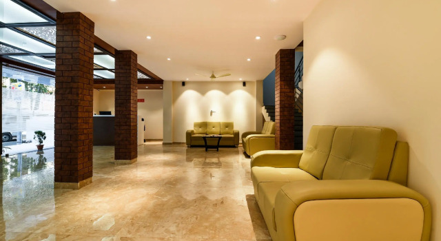 Capital O 22922 Hotel Siddartha Grand, Rezerwuj Hotel Hotele w Andhra Pradesh z parkingiem, Parking