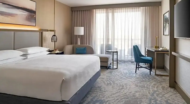 Номер Standard с балконом JW Marriott Clearwater Beach Resort & Spa