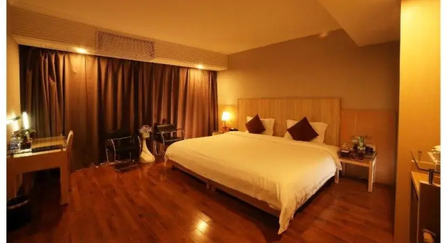 New Year Hotel, Rezerwuj Hotel Hotele w Shenzhen z parkingiem, Parking