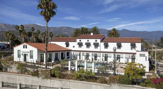 Кровать в общем номере (мужской номер) Moxy Santa Barbara