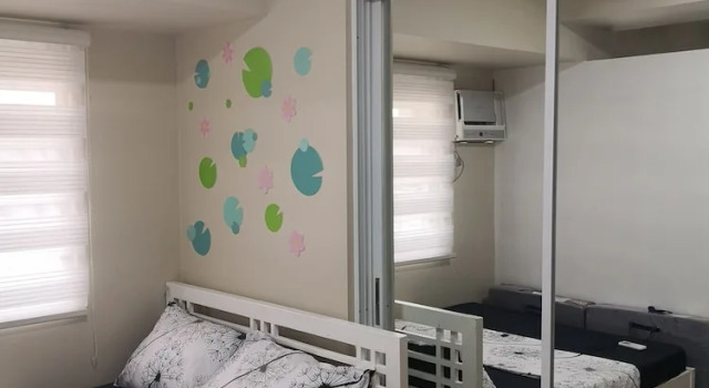 Номер Standard c 1 комнатой с балконом Compact Studio Unit @ Centrio Tower