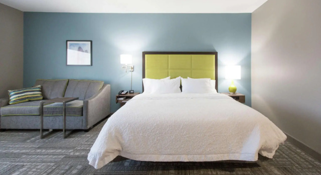 Двухместный номер Standard Hampton Inn & Suites Stroud