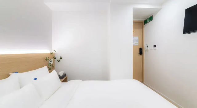 Hi Seoul Hostel West, Забронировать Хостел Хостелы Сеула, рядом с Торговый центр M Plaza, Хостел