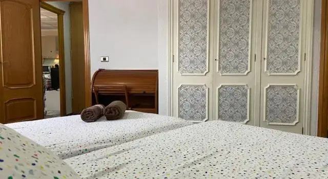APARTAMENTOS CENTRO CIUDAD 2 HABITACIONES Amplios y equipados, Buchen Sie Ferienwohnung Elda Provinz Alicante