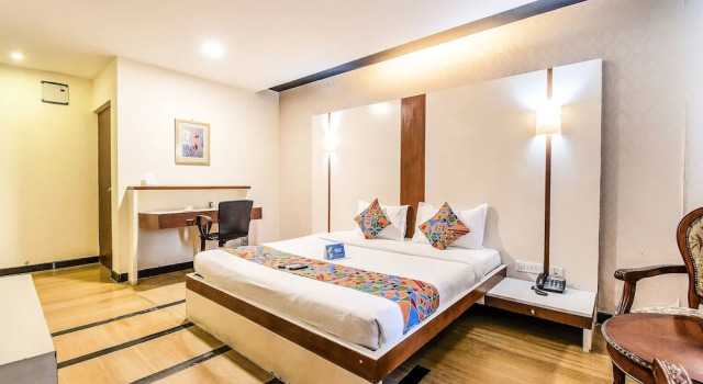 Номер Deluxe FabHotel Oriental Suites MG Road