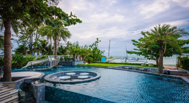 Отель Worita Cove Hotel