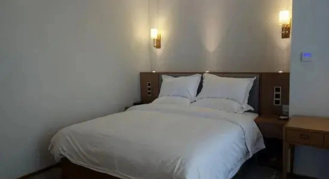 Люкс Deluxe West City International Hotel