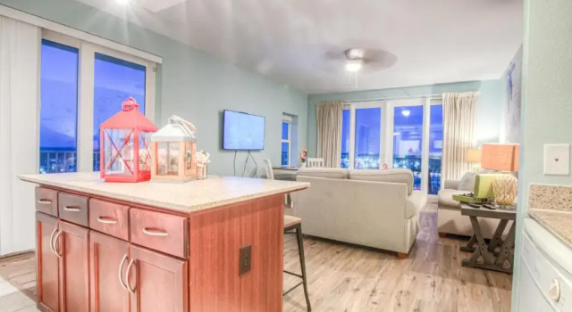 Laketown Wharf 1238 - Brand New End Unit With Wrap Around Balcony, Забронировать Отель Отели Панама-Сити с бассейном, рядом с Coconut Creek Family Fun Park, Бассейн