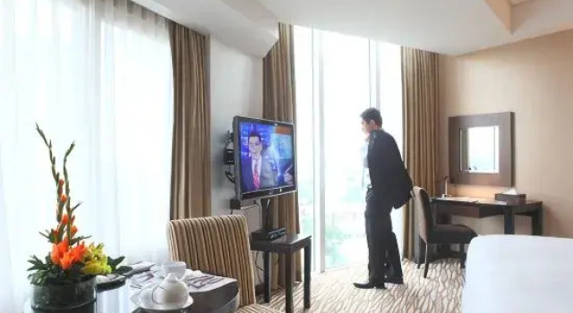 Полулюкс с балконом Acacia Hotel Manila