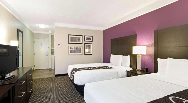 Четырёхместный номер Standard La Quinta by Wyndham Boston-Andover