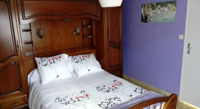 Le 76, Book Apartment  