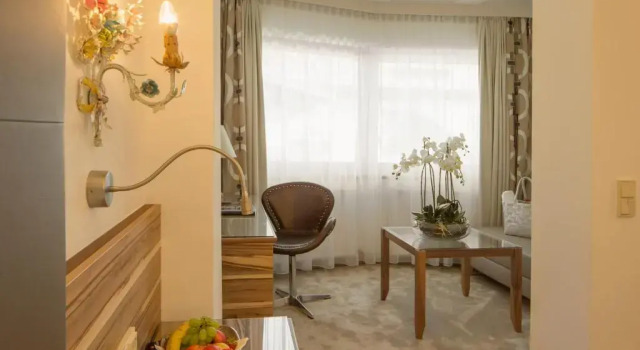 Полулюкс Superior Hotel Neuhaus