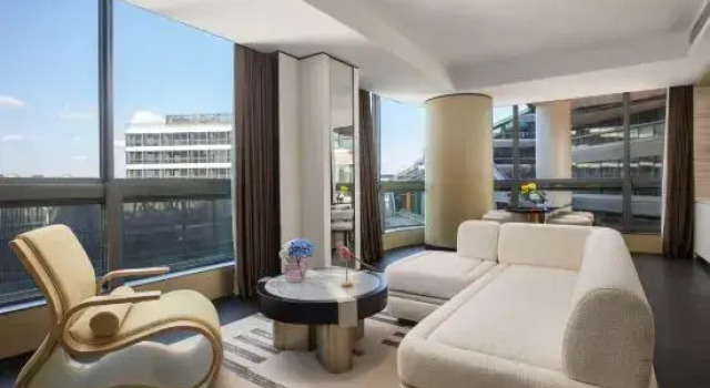 Люкс с 2 комнатами voco Suites Shanghai Hongqiao CBD by IHG