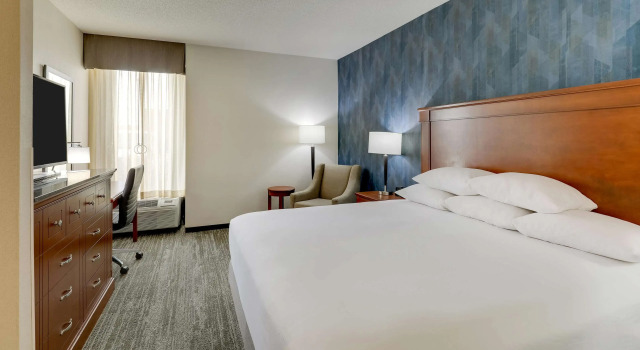 Номер Deluxe Drury Inn & Suites St. Louis St. Peters