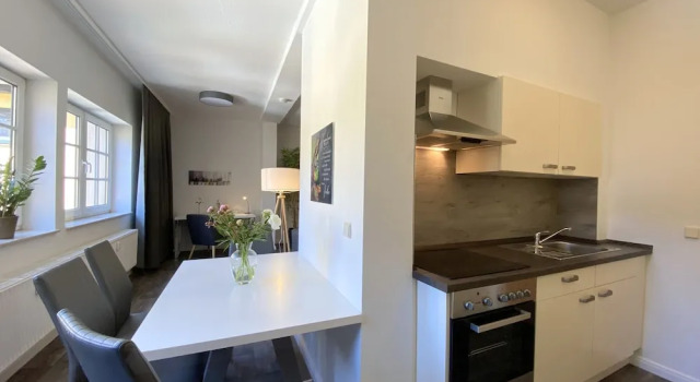 Apartamento "Zur Altstadt - Am Fuße der Osterburg" Gaststätte, Pension, FEWO