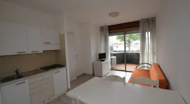 Condominio Marina Porto, Забронировать Апартаменты/квартира Отели Линьяно-Саббьядоро с бассейном, рядом с Faro Rosso, Бассейн