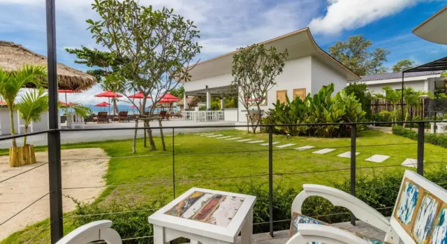 Бунгало Deluxe la plage resort & beach club