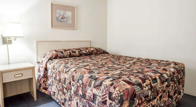 Двухместный люкс Rodeway Inn & Suites