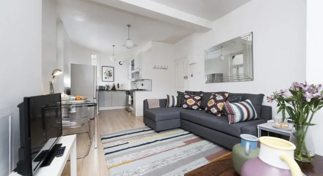 Stunning 1BR Kings Cross Flat!, Забронировать Отель Отели Англии 3 звезды, 3*
