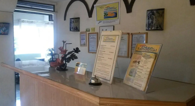 Casa Sandoval Pension House & Restaurant, Rezervasyon Otel Bais Negros Oriental