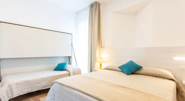 Номер Superior с балконом и с частичным видом на море Hotel Raffaello