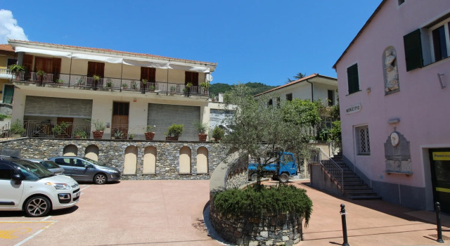 Glicine among vineyard, Rezervasyon Otel Ranzo Liguria