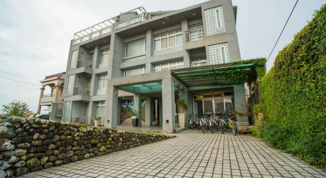 Riverside inn