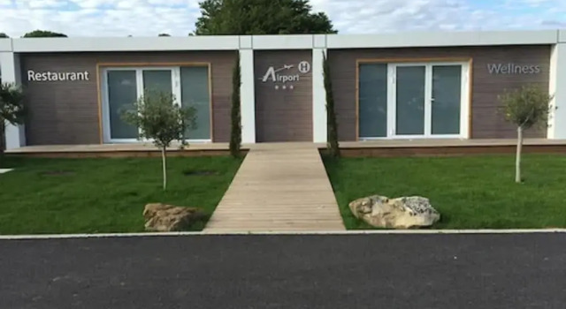 Airport Hotel