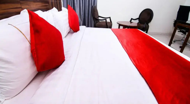 OYO 5561 Hotel Cambean