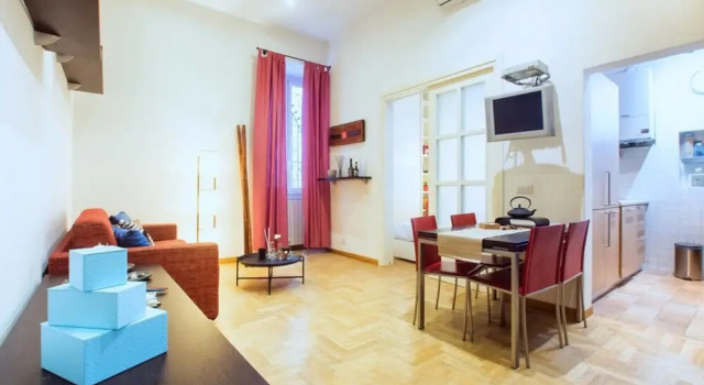Eclectic 3 bed Flat 10 Minutes From the Colosseum, Prenota Hotel San Giovanni Roma