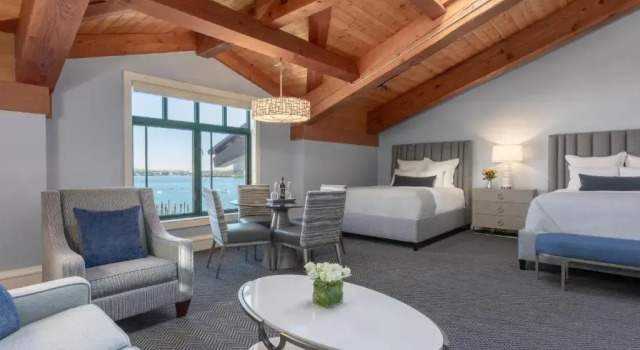 Четырёхместный номер Deluxe Boston Yacht Haven