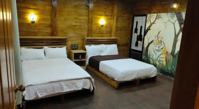 Mountainmist wooden cottages, Rezerwuj Hotel Ramakkalmedu Karnataka