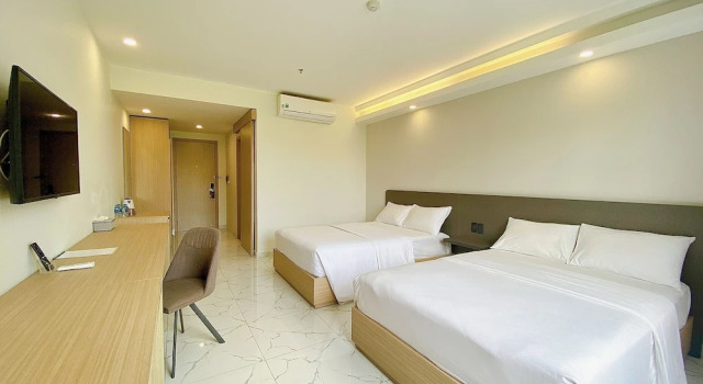 Четырёхместный семейный номер Standard с видом на город The Luxe Hotel Châu Đốc