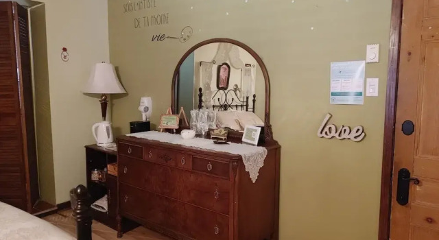 Номер Deluxe Guesthouse Refuge du Poète Montreal-Longueuil