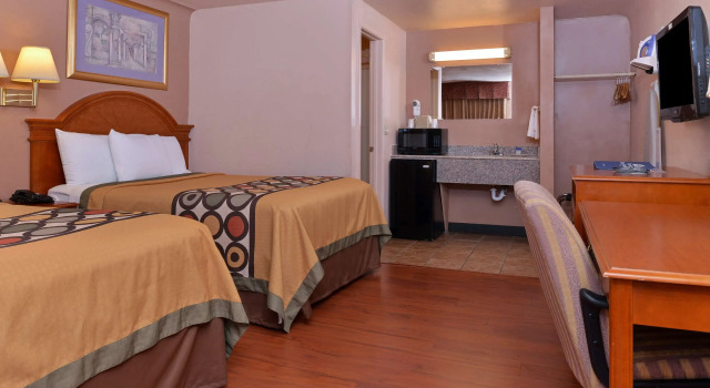 Четырёхместный номер Standard Americas Best Value Inn Eugene