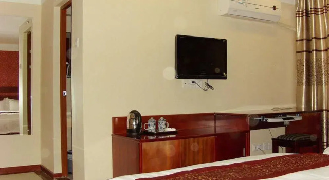 Heng Fu Lai Hotel - Sanyuanli Branch, Rezervasyon Otel Guangdong otoparklı oteller, Otopark