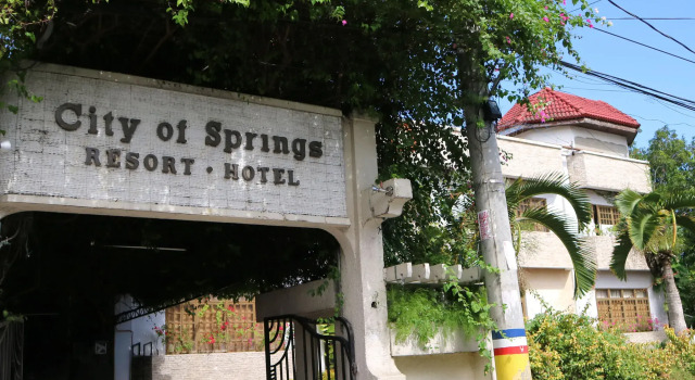 City of Springs Hotel