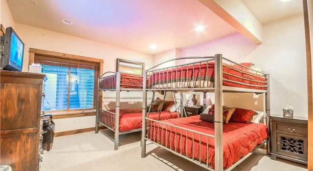 Soaring Eagle Chalet, Забронировать Шале Отели Стимбот-Спрингса 4 звезды, 4*