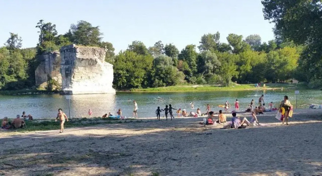 Camping Le Mas Sud Ardèche, Rezervasyon Kamp Alanı Saint-Just Drôme