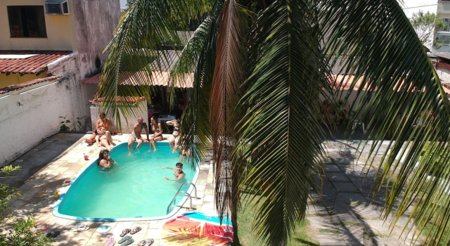 Кровать в общем номере Buena Onda Hostel