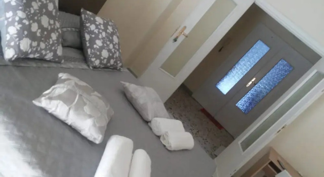 Standard Dreier Zimmer mit Balkon Casa Rosy