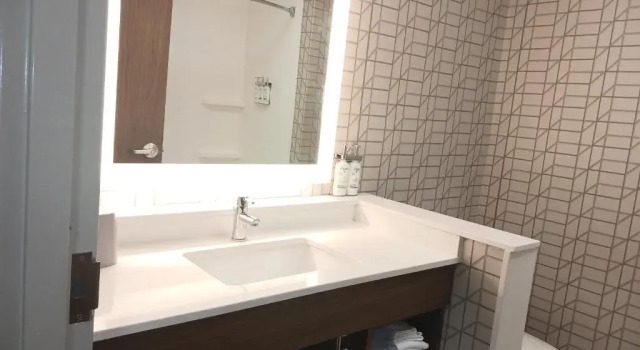 Четырёхместный номер Standard Holiday Inn Express & Suites Gainesville - Lake Lanier Area by IHG