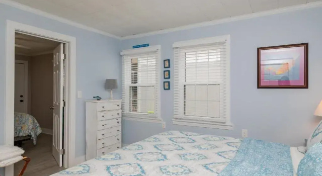 Bills Place by Oak Island Accommodations, Забронировать Отель Остров Оук Северная Каролина