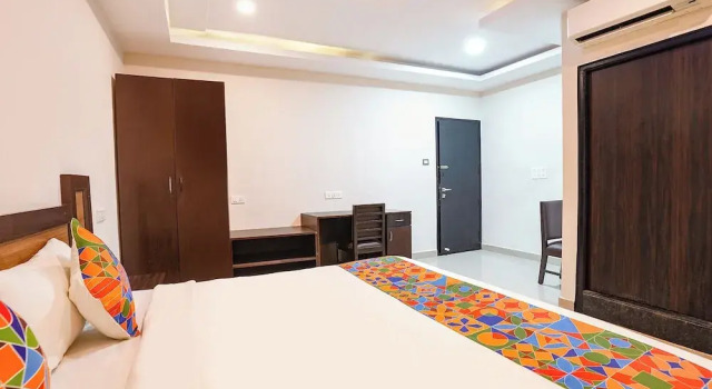 FabHotel Millennium Suites - Millennium Plaza, Hosur Road, opp Vimalalaya Hospital, Забронировать Отель Отели штата Карнатаки 3 звезды, 3*
