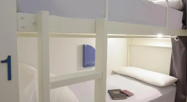 Кровать в общем номере (женский номер) Room Gran Vía